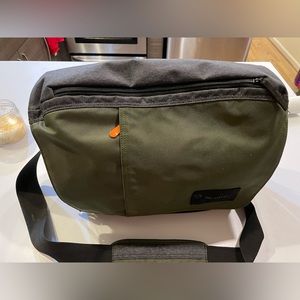Camera/Messenger Bag!!